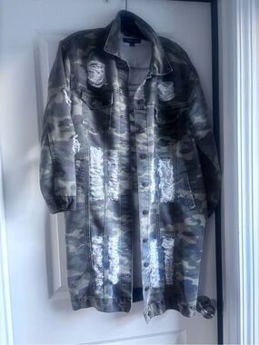 Super Cute Distressed Camo Long Denim Jacket - Green Camo